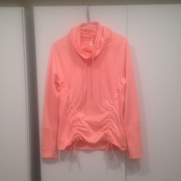 Lucy - size M - neon coral pullover