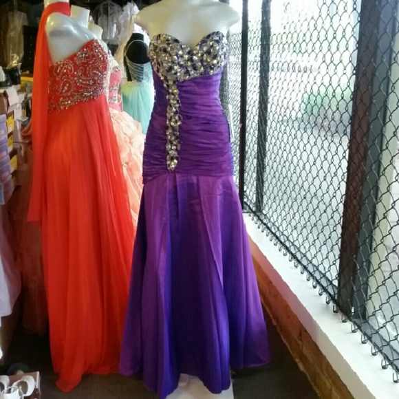 Prom dress!! - Picture 1 of 3