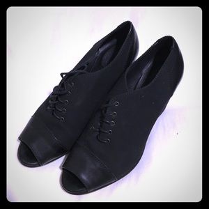 Black Open-toe Wedges