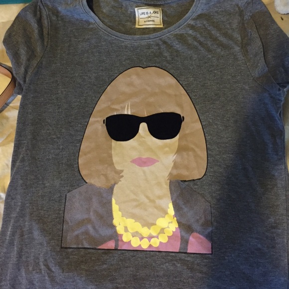 ELEVEN PARIS ANNA WINTOUR TEE