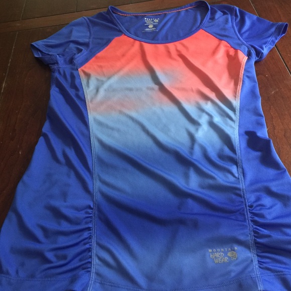 Beautiful, ruched dry fit tee