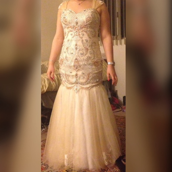 Gorgeous prom dress! - Picture 2 of 4