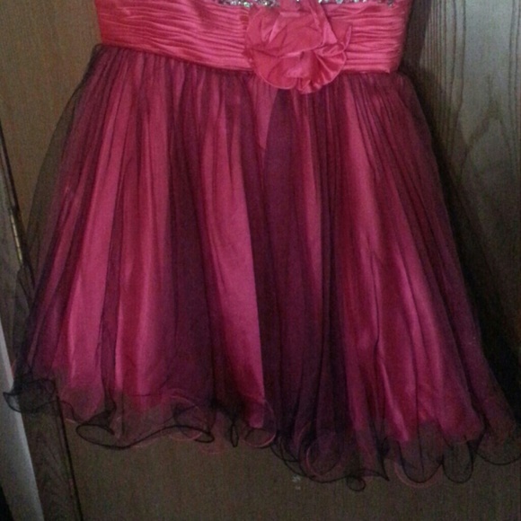 Alice Designs Dress - Picture 3 of 4