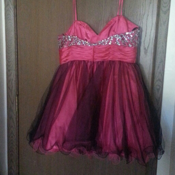 Alice Designs Dress - Picture 4 of 4