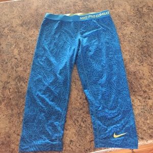 Nike Pro Capri Leggings