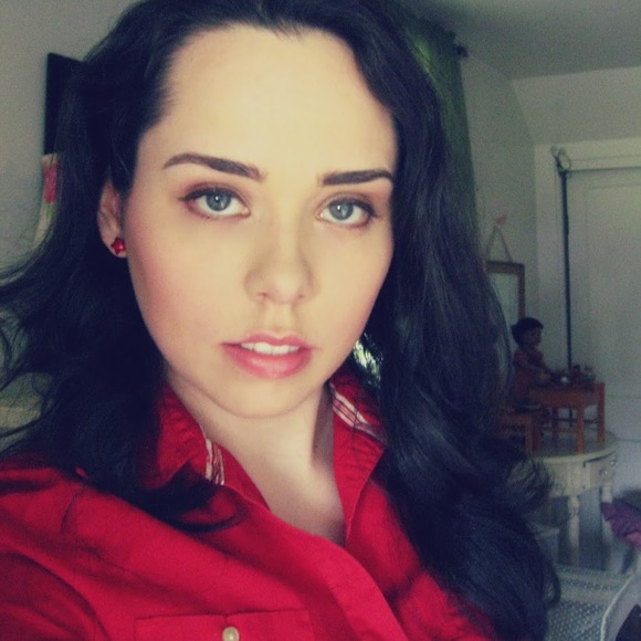 Meet your Posher, Nina