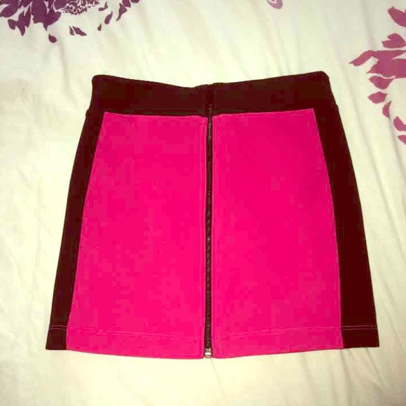 5/$25 | Hot Pink Zipper Mini Skirt
