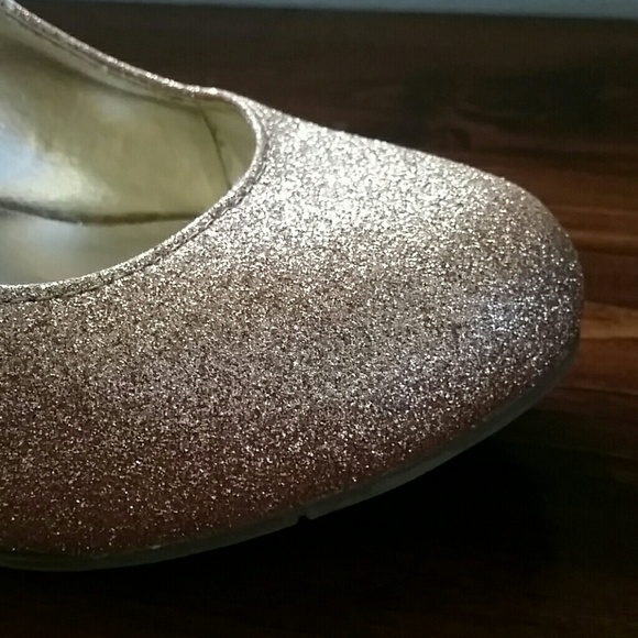 Heels - Picture 2 of 4