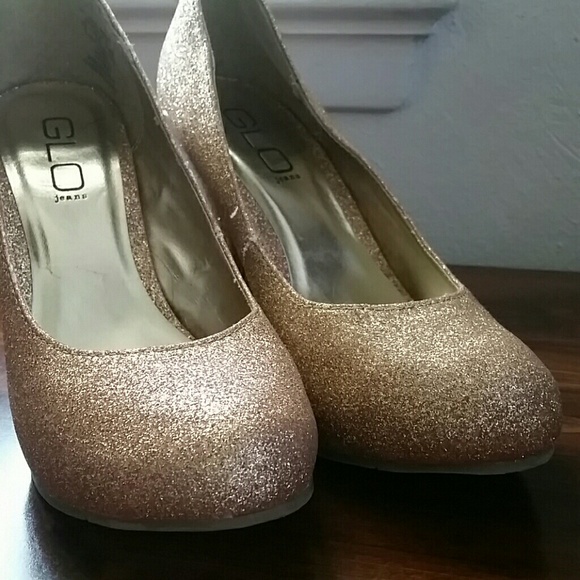 Heels - Picture 3 of 4