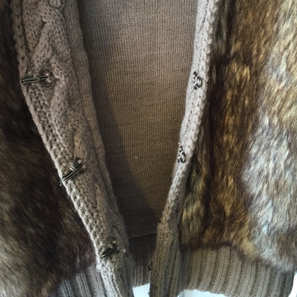 Furry vest - Picture 2 of 3