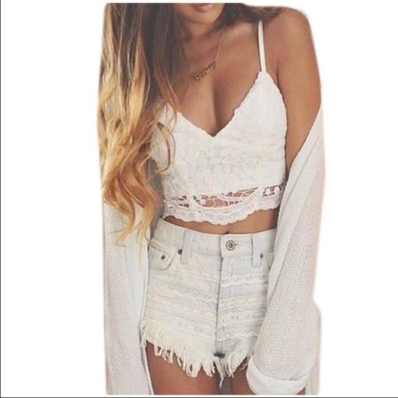 Beautiful white lace open back top - Picture 1 of 2