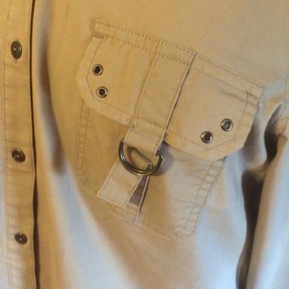 Sweet button down top - Picture 2 of 3