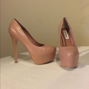 Steve Madden Nude Heels