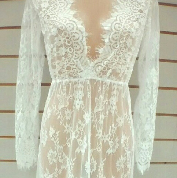 Romantic Long Lace Dress - Picture 3 of 4