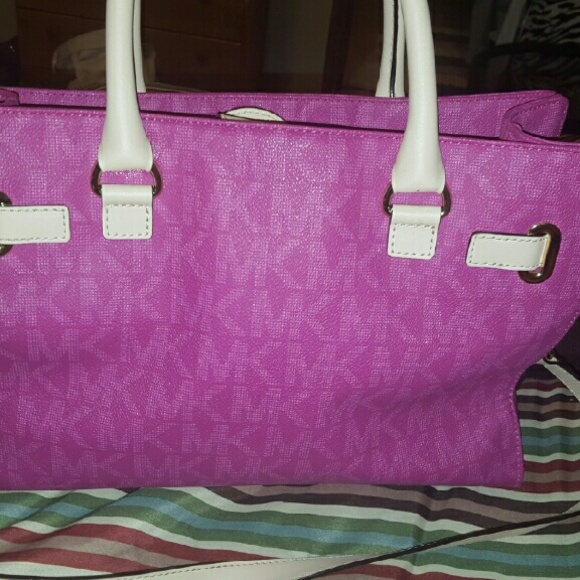 Michael Kors purse - Picture 4 of 4