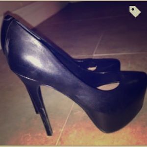 black Steven madden heels