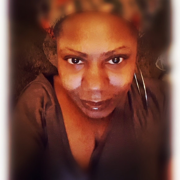 Meet your Posher, Shirlette