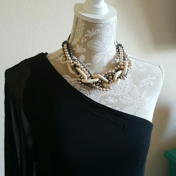 Isabel Lu One Shoulder Gown/Dress - Picture 2 of 4