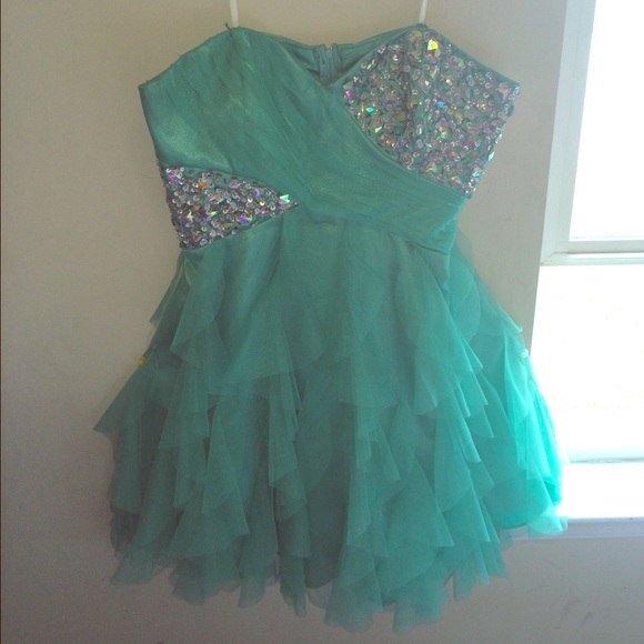 beautiful short prom dress