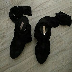 BCBGMaxAzria 7.5 heels