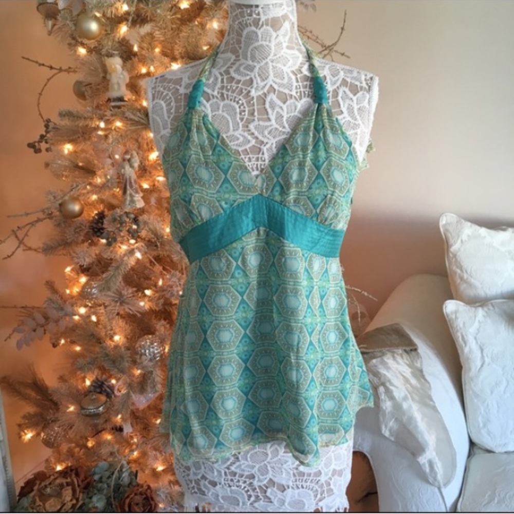 $128 Retail BCBG Maxima Top by TO THE MAX