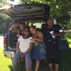 Meet your Posher, Bobbie