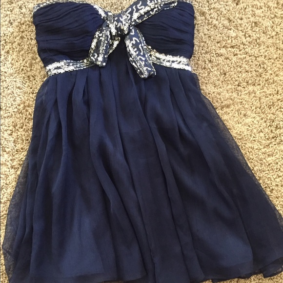 Navy blue prom/homecoming dress - Picture 2 of 4