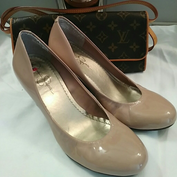 Nude wedges