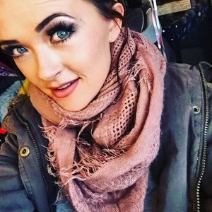 Meet your Posher, Julia