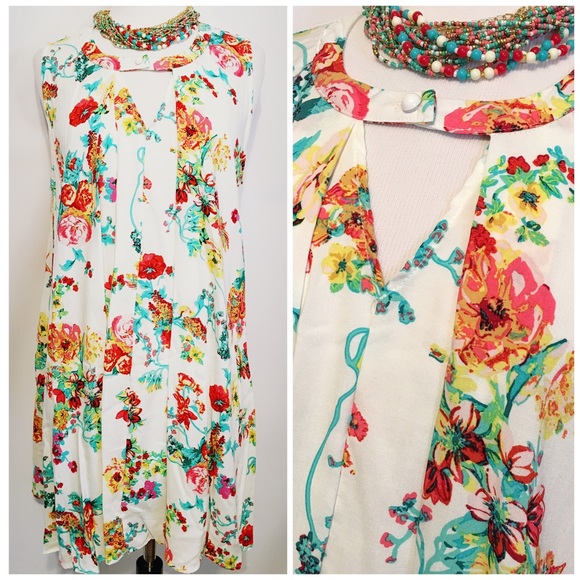 LAST ONE!đPlus Floral A-line dress - Picture 3 of 3