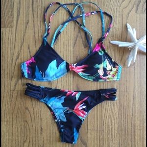 Strappy tropical bikini