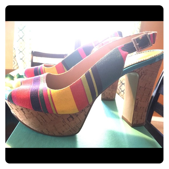 Nine West Multi-colored sling back shoes