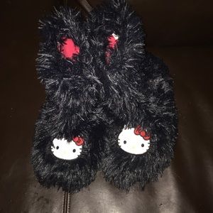 Hello kitty furry booties