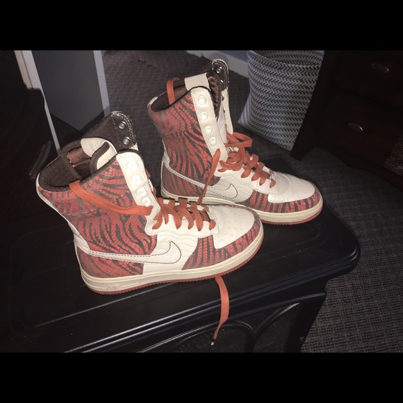 Size 6.5 Nike Air Force high top-tiger striped.