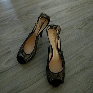 8M Guess black lace pumps