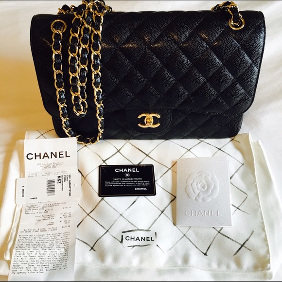 *SOLD* Classic Chanel bag with flap, v/black