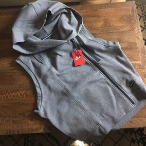 Nike vest