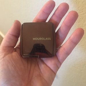 Ambient highlighting powder