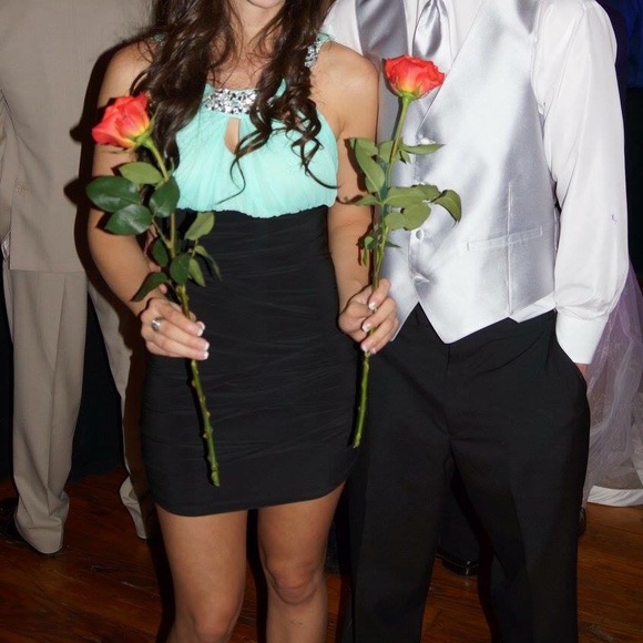 Dress - Picture 2 of 2