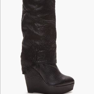 Knee high boots! Gorgeous!