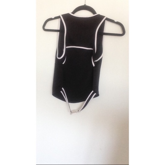 F21 CoolGirl Open Back Crop Top. NWT.NBW. - Picture 4 of 4