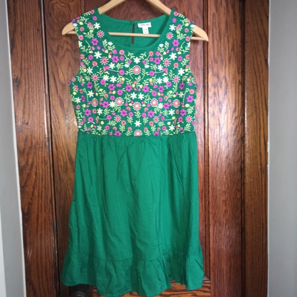Mini green dress with flower detailing