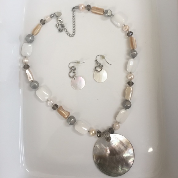 SALE!! Lia Sophia mother of pearl  set