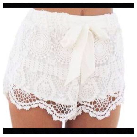 Off White Crochet Shorts - Picture 5 of 8