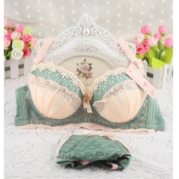 SALE Frill and lace passed bra set with panties