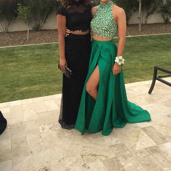 Stunning green Sherri hill two price prom dress - Picture 1 of 4