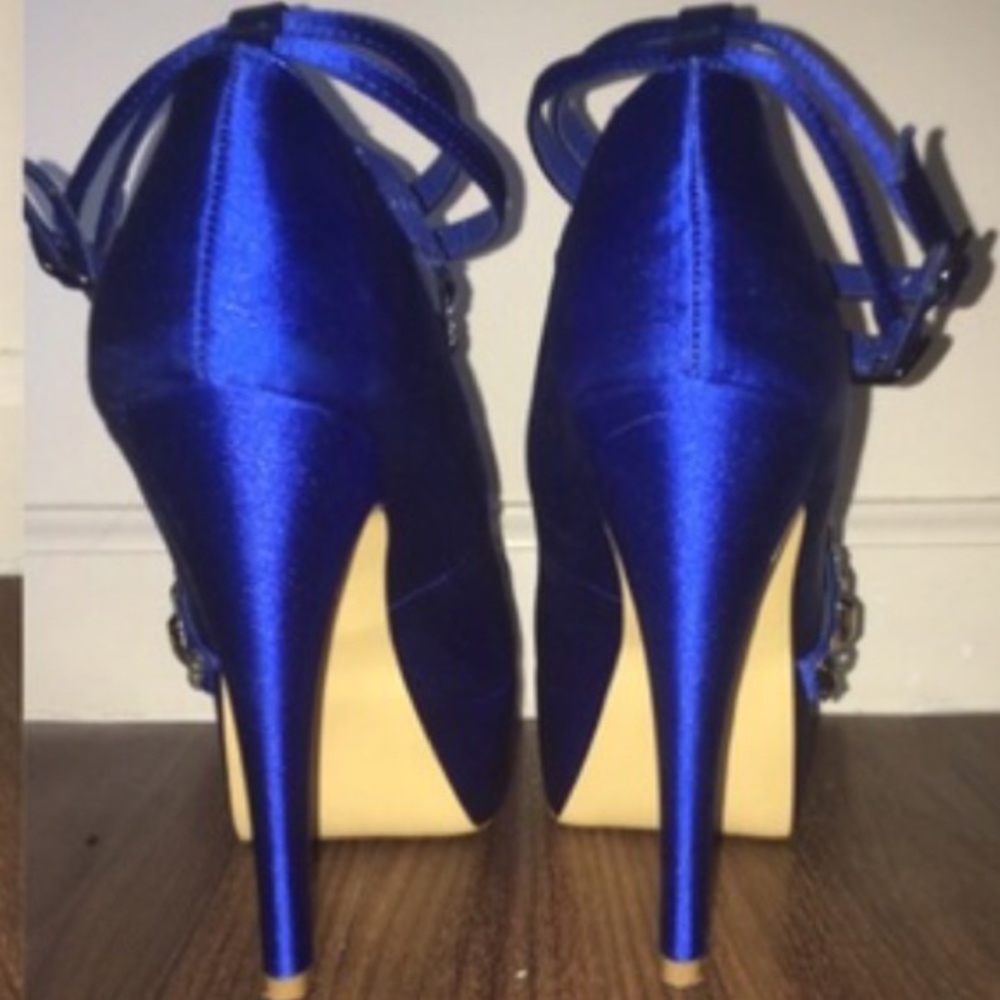 💎Halston Heels💙 - Picture 3 of 6