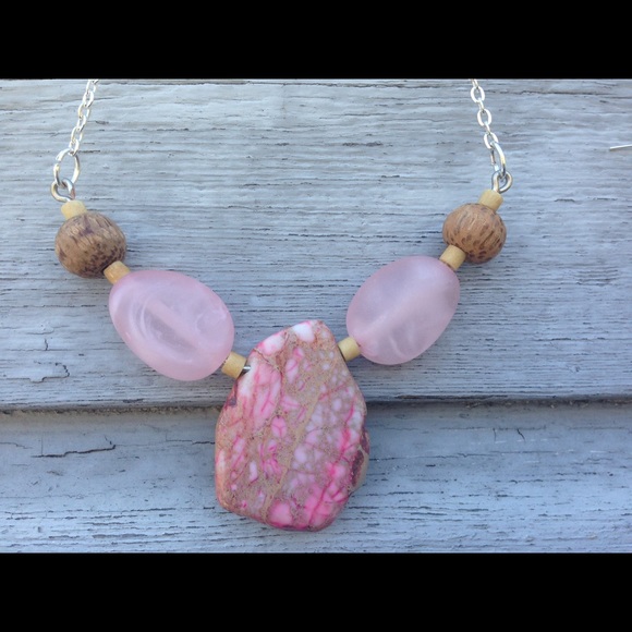 Necklace and earring set
