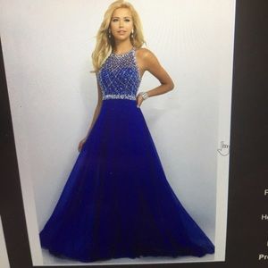 LOOKING to buy BLUSH 11053 size 2 or 4