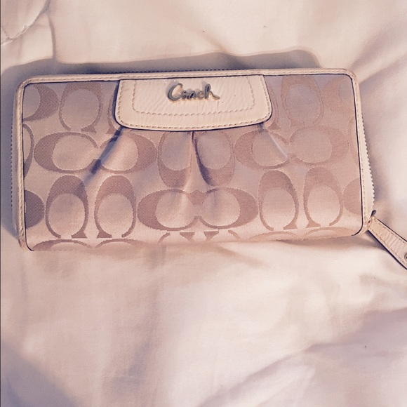 Coach wallet